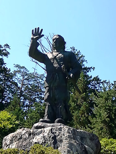 ヤマトタケルの銅像